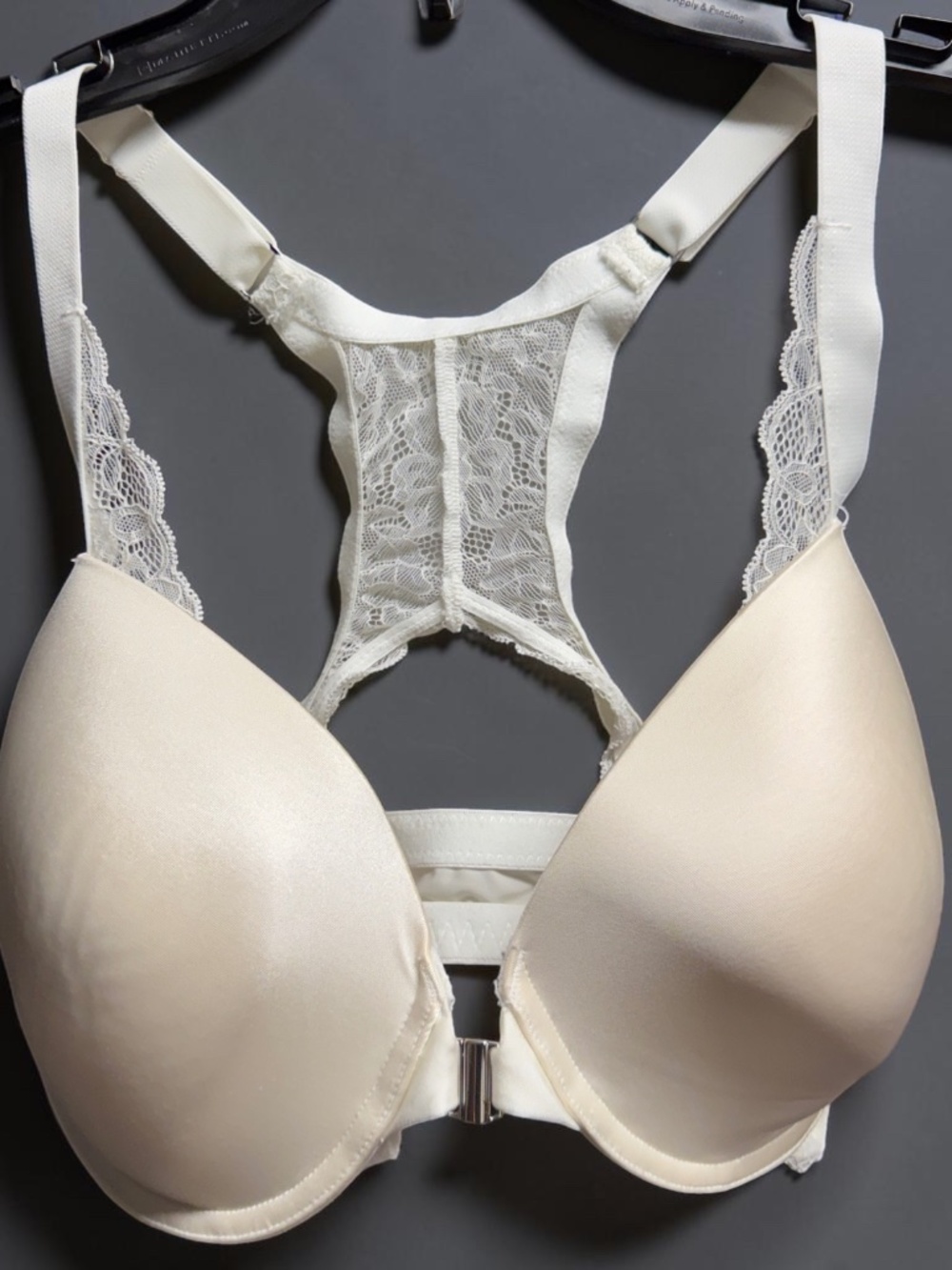 Frederick’s of Hollywood Ivory Push Up Bra 34F Lace Racerback